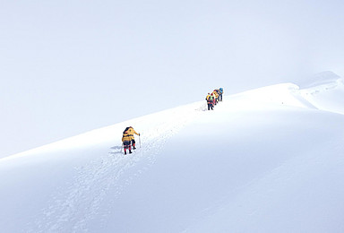 2024雪山攀登-贡嘎卫峰5588那马峰初级技术型雪山！（6日行程）