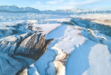 2025年小车团浪漫雪都 冰雪北疆9日（9日行程）