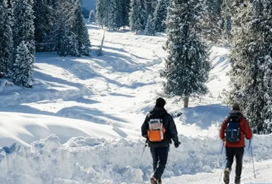 穿越雪原与冰湖 伊犁冬季 徒步之旅（7日行程）